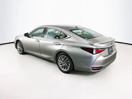 2021 Lexus ES 300h Luxury