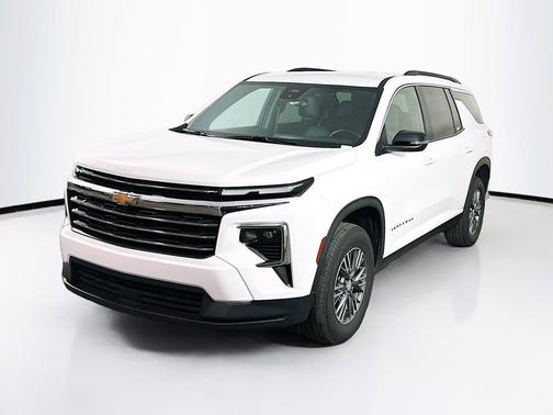 Summit White 2025 Chevrolet Traverse LT