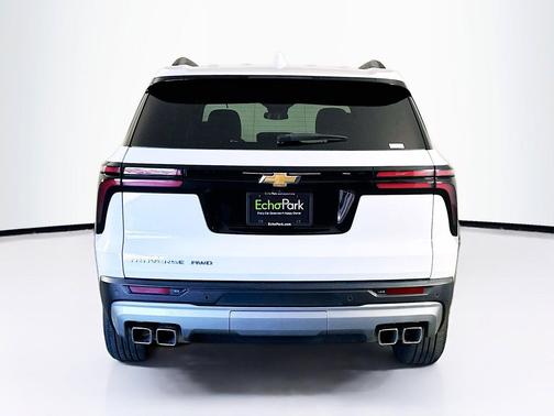 Summit White 2025 Chevrolet Traverse LT