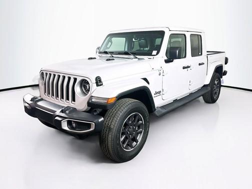 Bright White Clearcoat 2022 Jeep Gladiator Overland