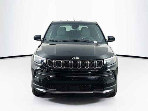 Diamond Black Crystal Pearlcoat 2024 Jeep Compass Sport