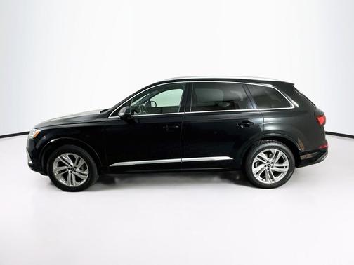Mythos Black Metallic 2022 Audi Q7 45 Premium Plus