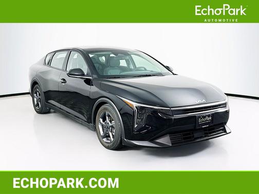 Aurora Black Pearl 2025 Kia K4 LXS
