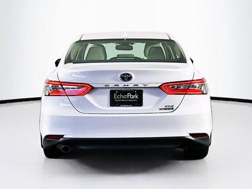 2019 Toyota Camry Hybrid XLE