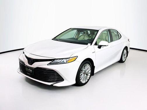 2019 Toyota Camry Hybrid XLE