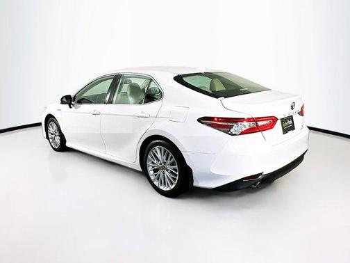 2019 Toyota Camry Hybrid XLE