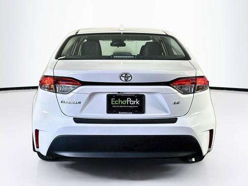 Ice Cap 2024 Toyota Corolla LE