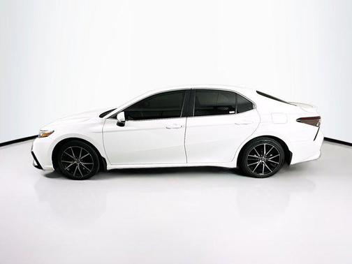 Super White 2021 Toyota Camry SE