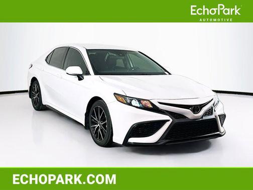 Super White 2021 Toyota Camry SE