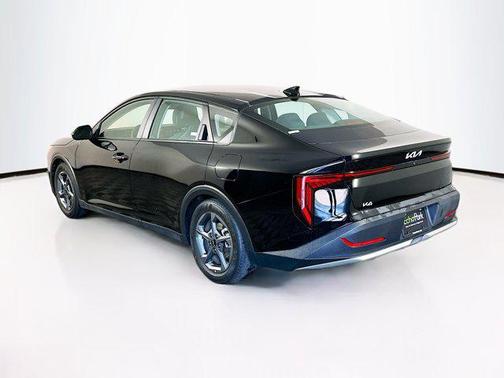 Aurora Black Pearl 2025 Kia K4 LXS