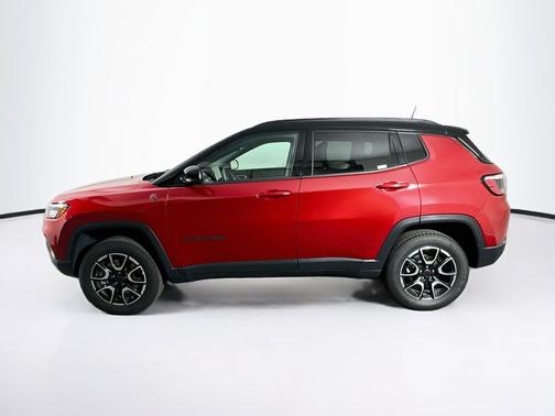 Red Hot Pearlcoat 2025 Jeep Compass Trailhawk