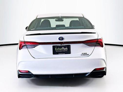 2021 Toyota Avalon Hybrid XSE