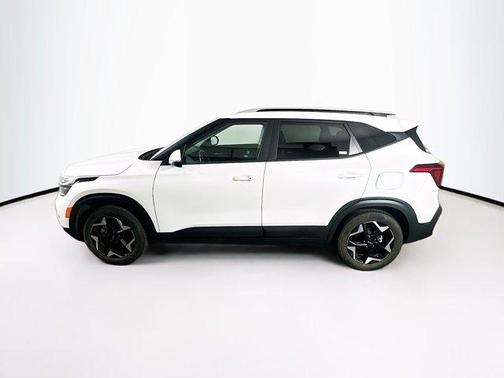 Snow White Pearl 2025 Kia Seltos S