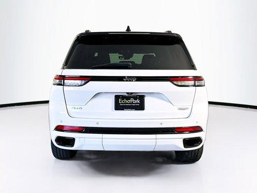 2022 Jeep Grand Cherokee Summit