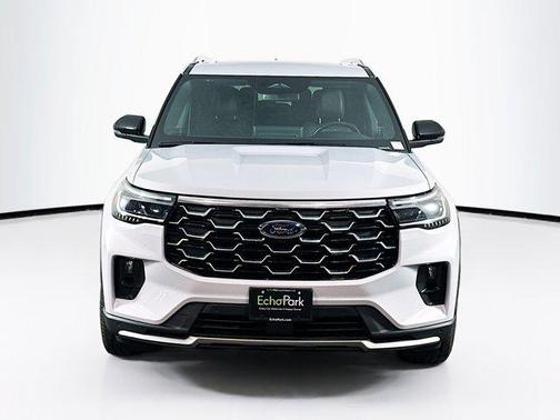 Space White Metallic 2025 Ford Explorer Platinum
