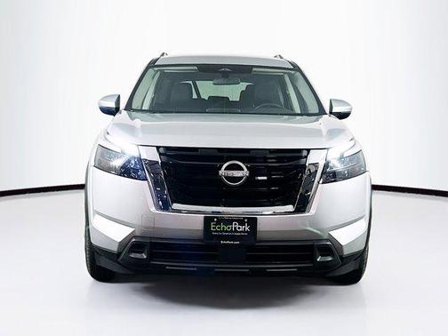 2025 Nissan Pathfinder SV FWD