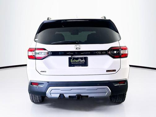 Crystal Black Pearl 2025 Honda Pilot TrailSport