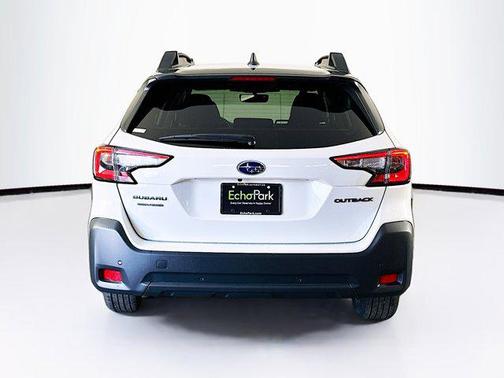 Crystal White Pearl 2025 Subaru Outback Onyx Edition