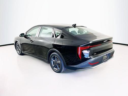 Aurora Black Pearl 2025 Kia K4 LXS