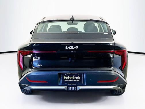 Aurora Black Pearl 2025 Kia K4 LXS