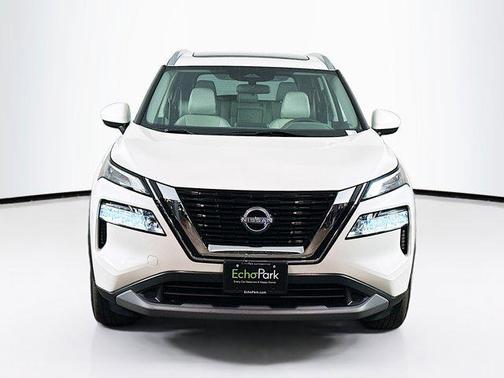 Pearl White Tricoat 2023 Nissan Rogue SV