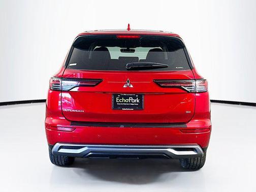 Red Diamond 2025 Mitsubishi Outlander SE 2.5 S-AWC