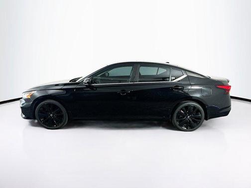 2022 Nissan Altima SR Intelligent AWD