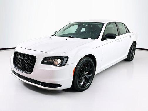 2022 Chrysler 300 Touring