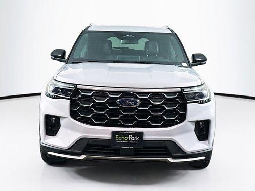 Space White Metallic 2025 Ford Explorer Platinum