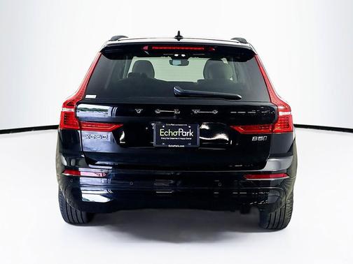 Onyx Black Metallic 2023 Volvo XC60 B5 Core