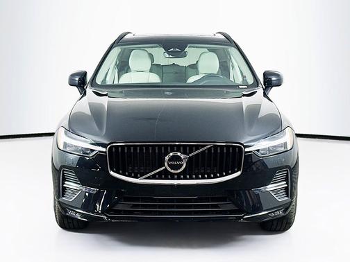 Onyx Black Metallic 2023 Volvo XC60 B5 Core