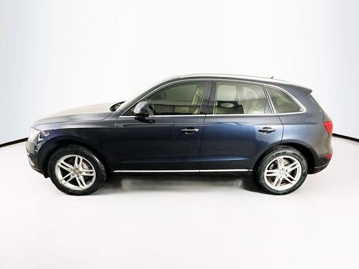 Brilliant Black 2017 Audi Q5 2.0T Premium