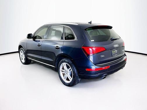 Brilliant Black 2017 Audi Q5 2.0T Premium