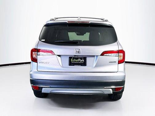 2022 Honda Pilot Touring 8-Passenger