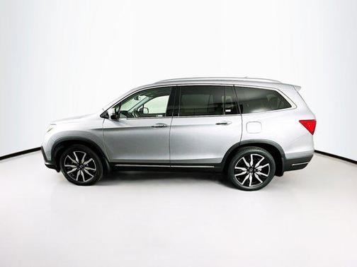 2022 Honda Pilot Touring 8-Passenger