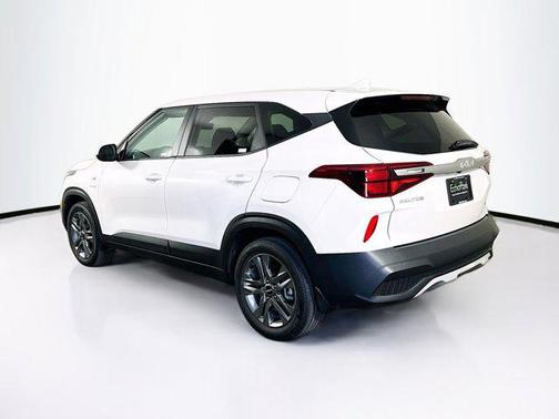 Snow White Pearl 2022 Kia Seltos LX