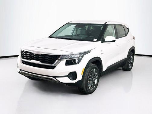 Snow White Pearl 2022 Kia Seltos LX