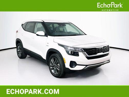Snow White Pearl 2022 Kia Seltos LX