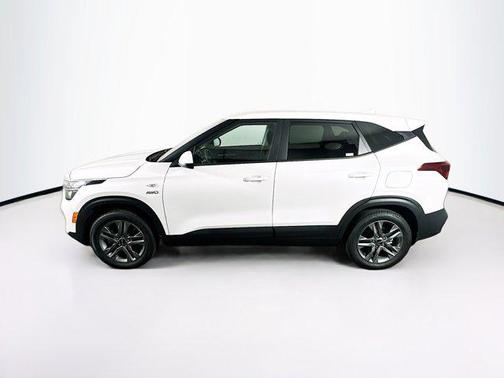 Snow White Pearl 2022 Kia Seltos LX
