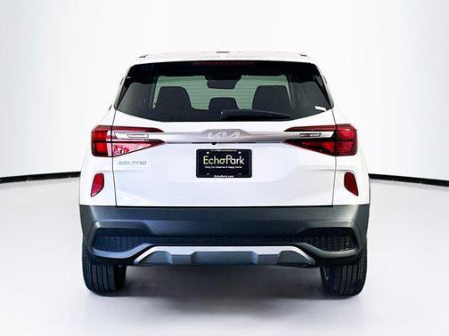 Snow White Pearl 2022 Kia Seltos LX
