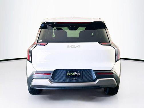 2024 Kia EV9 Light Long Range