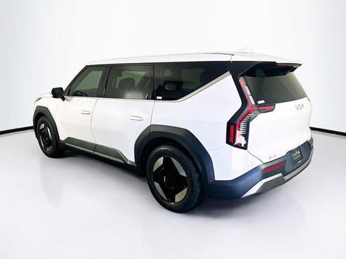 2024 Kia EV9 Light Long Range