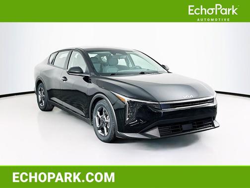 Aurora Black Pearl 2025 Kia K4 LXS