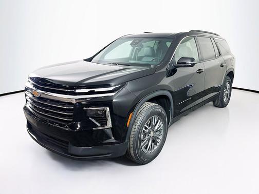 Mosaic Black Metallic 2025 Chevrolet Traverse LT