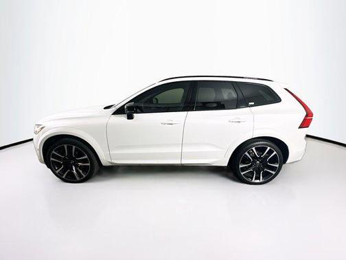 2025 Volvo XC60 B5 Ultra