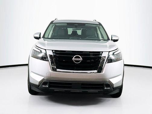 2025 Nissan Pathfinder SV FWD