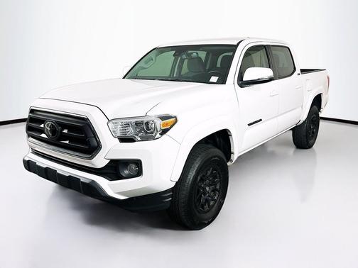 White 2022 Toyota Tacoma SR5