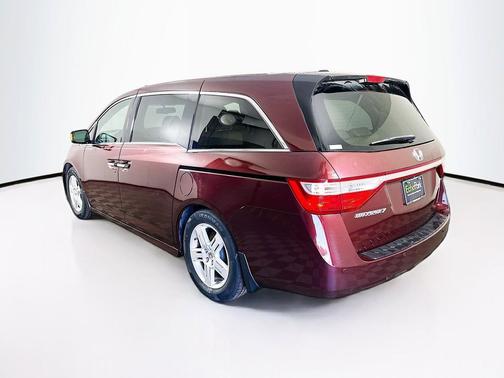White Diamond Pearl 2013 Honda Odyssey Touring