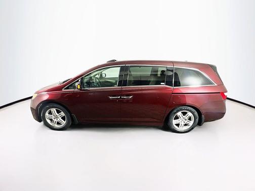 White Diamond Pearl 2013 Honda Odyssey Touring