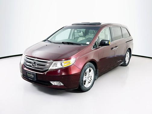 White Diamond Pearl 2013 Honda Odyssey Touring